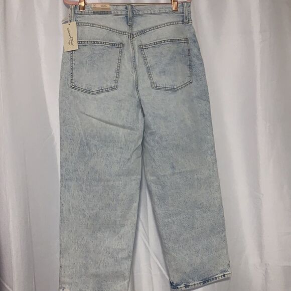 NWT universal threads vintage straight light‎ wash jeans. Size 10 Short - Picture 3 of 13